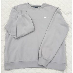 Nike Men's Light Gray Sweater